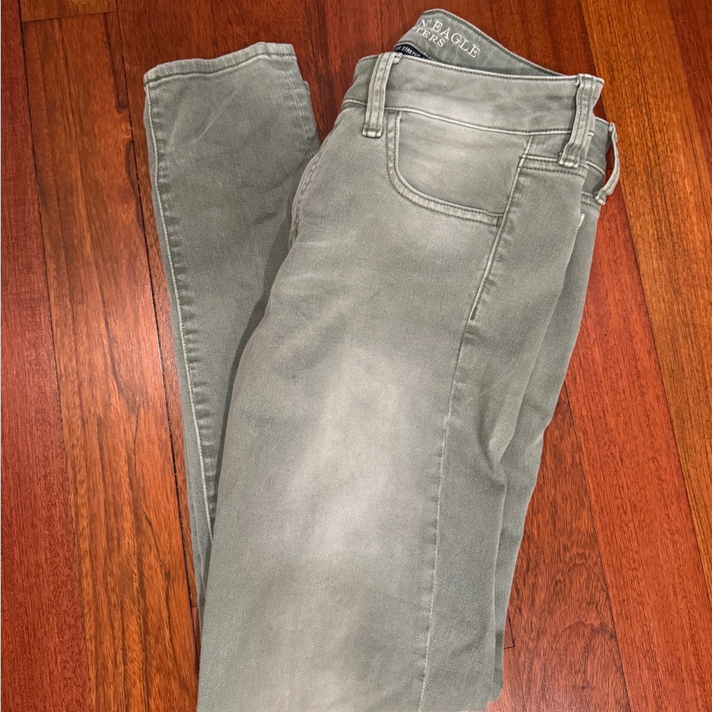 American Eagle Outfitters Women's Jegging Jeans in sage Green Size 8 EUC